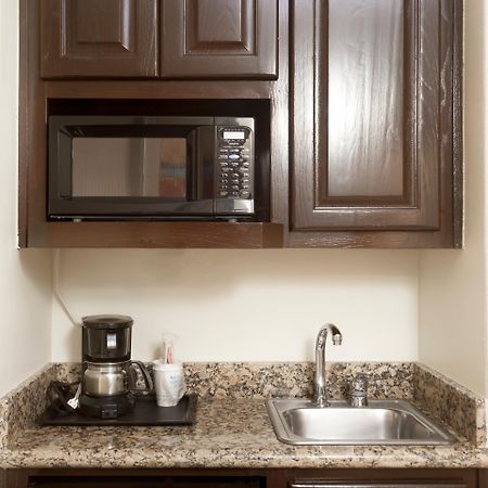 Holiday Inn Express Hotel And Suites Brownsville By Ihg Εξωτερικό φωτογραφία