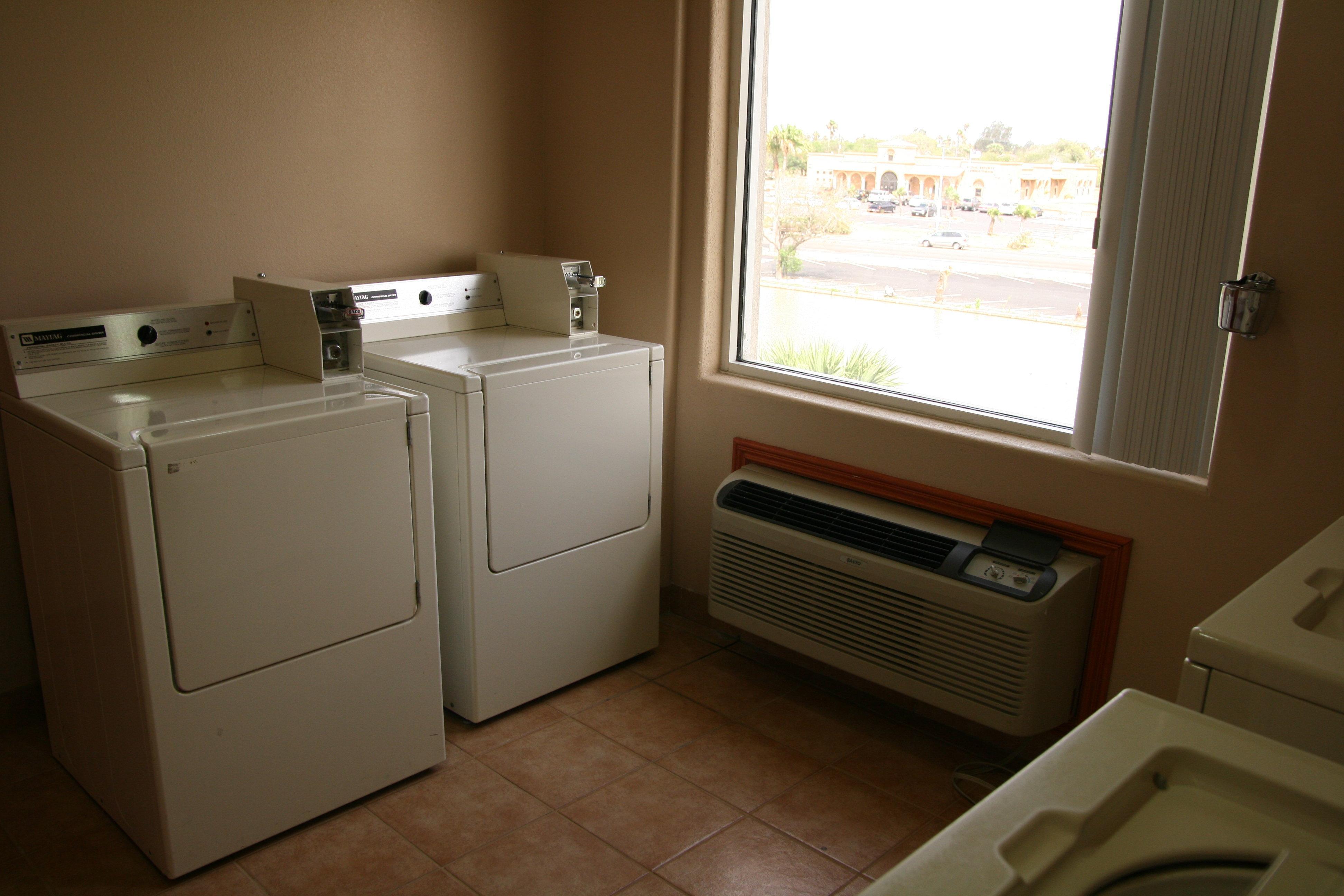 Holiday Inn Express Hotel And Suites Brownsville By Ihg Εξωτερικό φωτογραφία