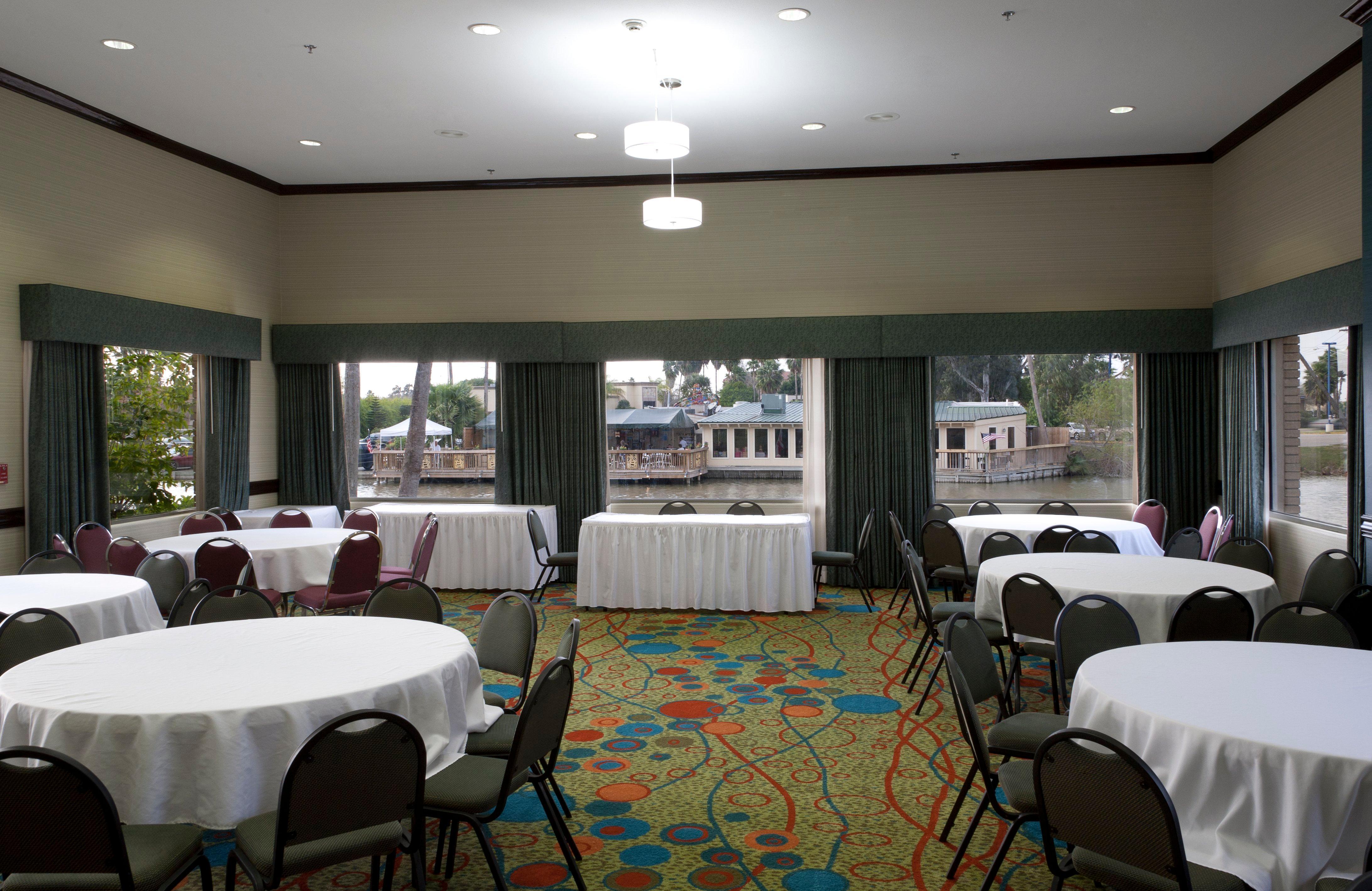 Holiday Inn Express Hotel And Suites Brownsville By Ihg Εξωτερικό φωτογραφία