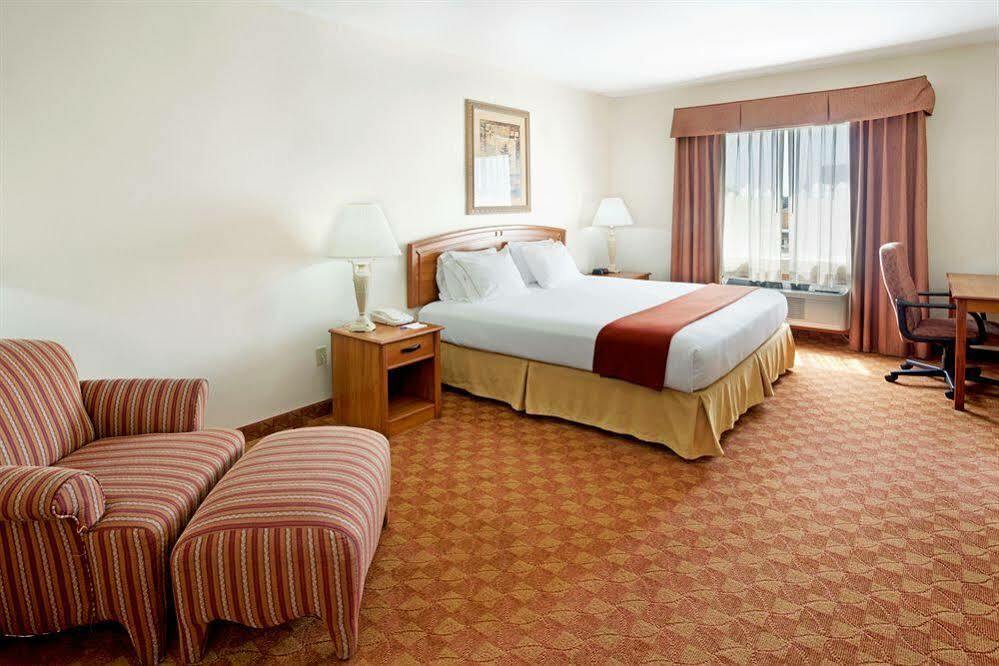 Holiday Inn Express Hotel And Suites Brownsville By Ihg Εξωτερικό φωτογραφία